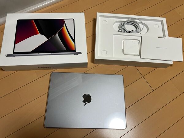 未使用近い MacBook Pro 14インチ MKGP3J/A M1 PRO/14コア/16GB/512GB +本体カバー