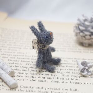 R17_グレイッシュシリーズ・ちびウサギ★5.5cm★モールベア モールアート ハンドメイド ぬいぐるみ ミニチュア ドールハウス