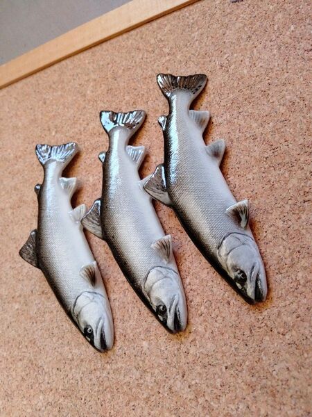 ハンドメイド 8.5cmサクラマス 桜鱒 バッジ 釣り ブローチ 一つの価格です