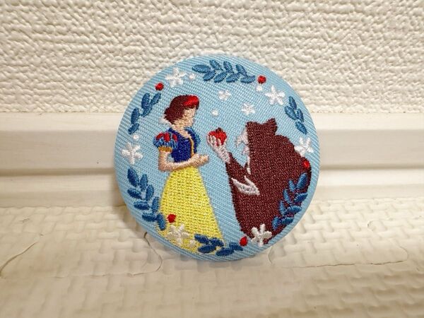 ディズニー刺繍缶バッチ ビスケット 白雪姫 刺繍缶バッチ ディズニー