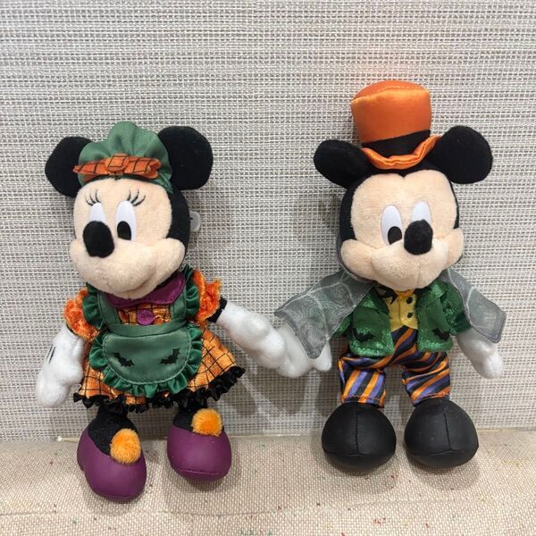 ディズニー ハロウィン ぬいぐるみバッジ ミッキー ミニー キーホルダー 2023