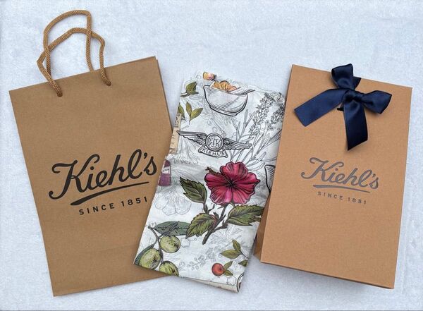 Kiehl’s キールズ プレゼント ボックス 箱 リボン ラッピング 包装 ショッパー 紙袋 封筒 スキンケア コスメ ブランド