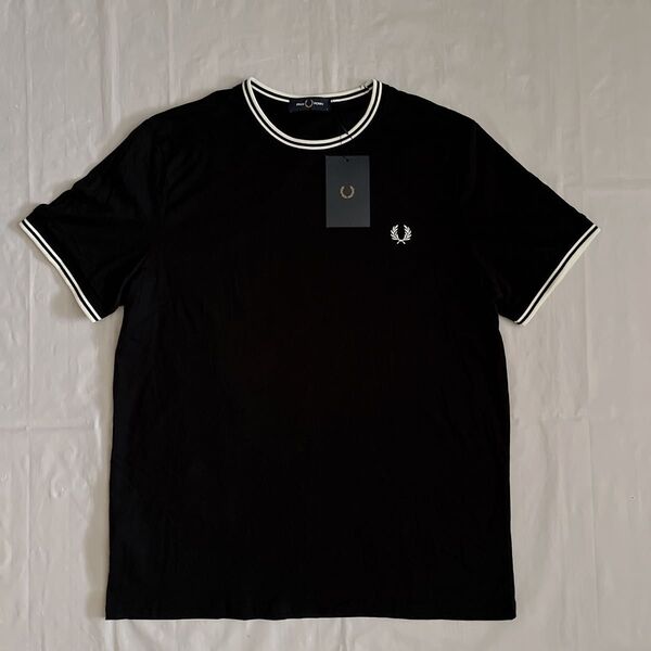 フレッドペリー FRED PERRY Tシャツ Twin Tipped T-Shirt M1588 ユニセックス 黒 ロゴ刺繍