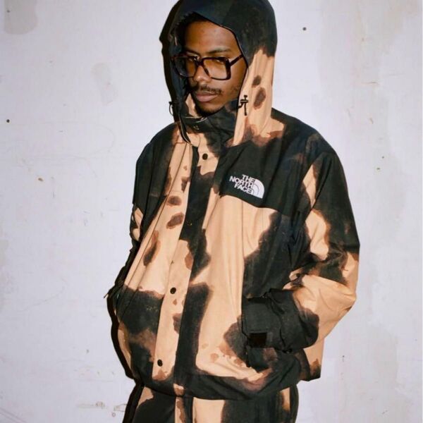 SupremeノースフェイスThe North Face Bleached Denim Print Mountain Jacket