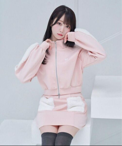 RoseMuse fake fur point track skirt set