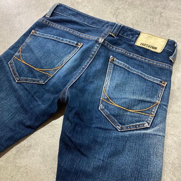 【FACTOTUM】ファクトタム スリムストレートデニムパンツ 29インチ 日本製 ローライズ ヴィンテージ加工 ジーンズ