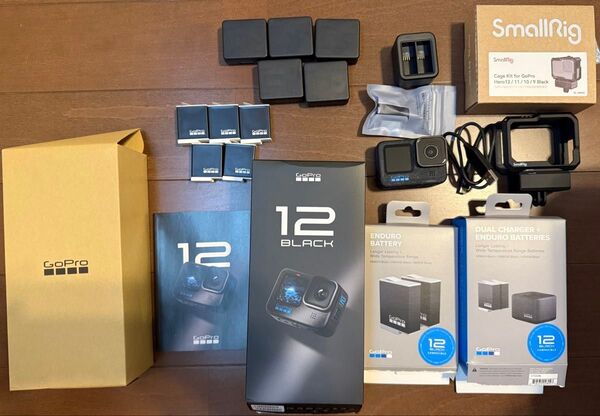 【美品】GoPro12本体セット+ 純正Enduroバッテリー + デュアルバッテリーチャージャー
