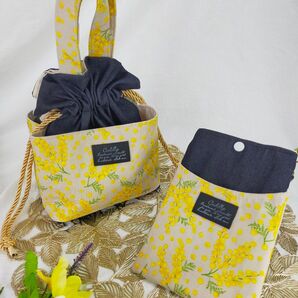 幸せ運ぶ♪ミモザのスマホショルダーと巾着バッグのセット③ ハンドメイド ミモザ スマホケース 巾着 植物 北欧 ショルダーバッグ