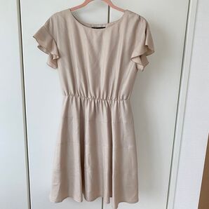 ketty 半袖ひざ丈ワンピース ベージュ