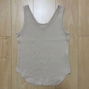 GU リブタンクトップ 無地 ベージュ ノースリーブ