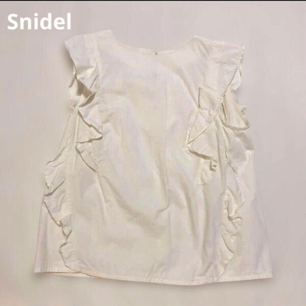 スナイデル Snidel トップス フリル アイボリー ランバンオンブルー