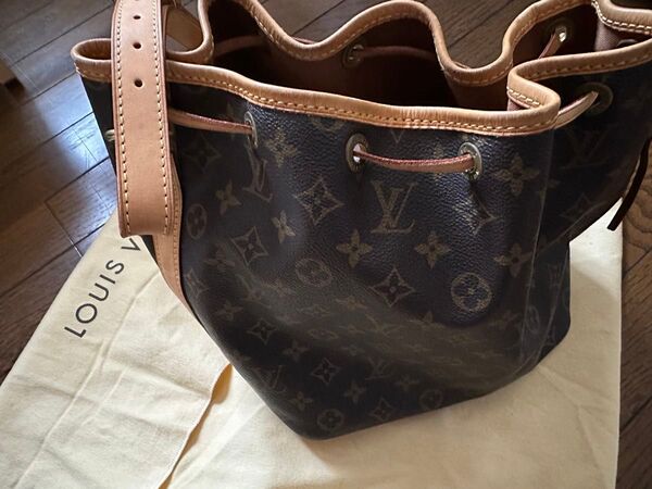 Louis Vuitton ルイヴィトン プチノエ ショルダーバッグ