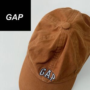GAP ロゴ キャップ ブラウン