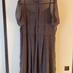 これから使える!レディース STILE BENETTON ワンピース 半袖 花柄 黒 ブラック 膝丈