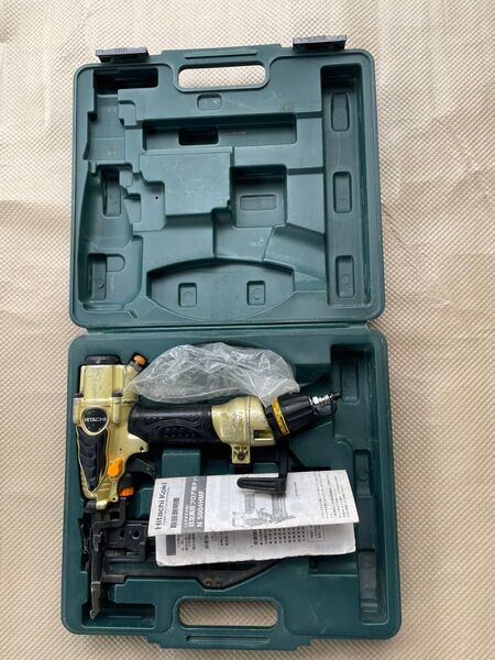 HITACHI高圧フロア用タッカーN 5004HMF(ジャンク品) 工具