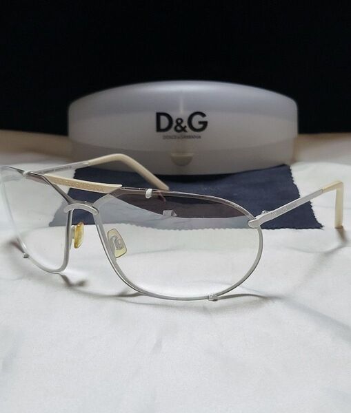 ◆DOLCE&GABBANA◆ロゴ付き サングラス クロス&ケース付き