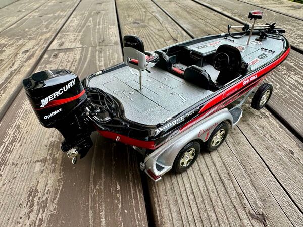 レンジャー 520VX 1/24 ダイキャスト模型 CASTAWAY バスボート