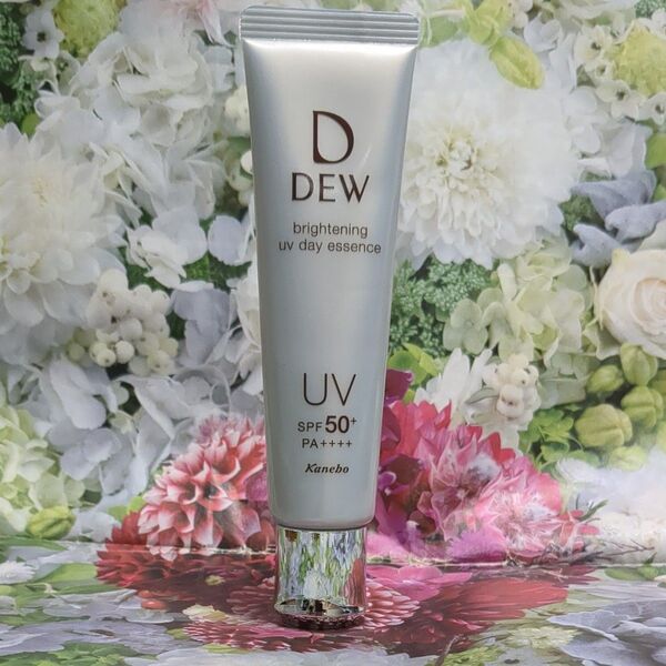 カネボウ DEW ブライトニング UVデイエッセンス SPF50+ PA++++