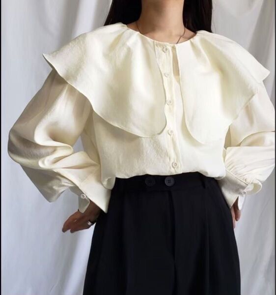 【新品】フリルブラウス ベージュ