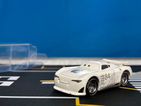 カーズ トミカ