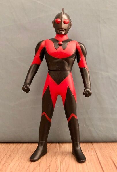 【生産終了】ウルトラマンダーク ウルトラヒーロー ソフビ フィギュア (ライブサイン付) 円谷プロ