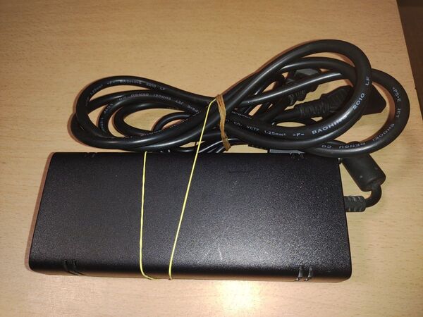 XBOX360S ACアダプター 135W 12V-10.83A