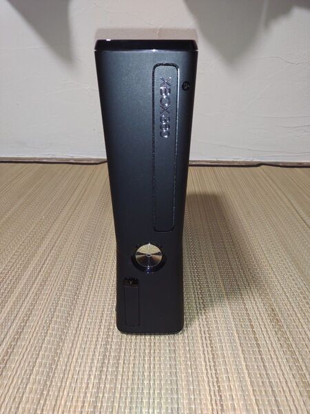XBOX360S 4GBモデル 本体のみ
