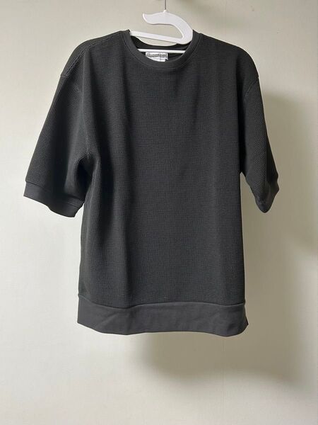 美品 おしゃれ、きれい 半袖Tシャツ チャコールグレー