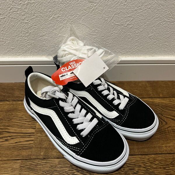 【新品】VANS オールドスクール 19cm スニーカー 黒