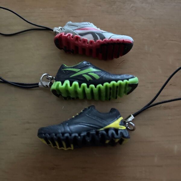 Reebok ミニチュアキーホルダー 3個セット スニーカー型