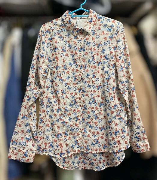 長袖シャツ 花柄 Stradivarius