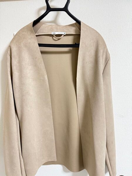 ZARA ノーカラージャケット ベージュ スエード調