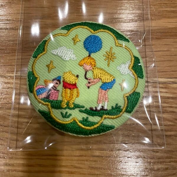 runa様 ディズニー刺繍缶バッジ くまのプーさん