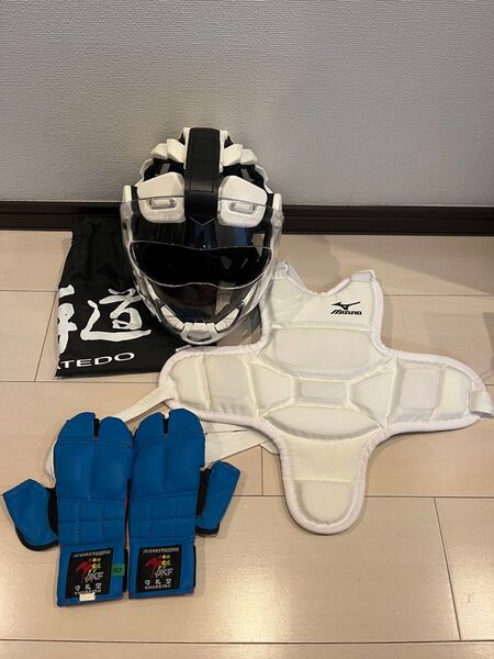 (4)空手防具セット 最新タイプ空手ニューメンホー7 /sサイズ メンホー