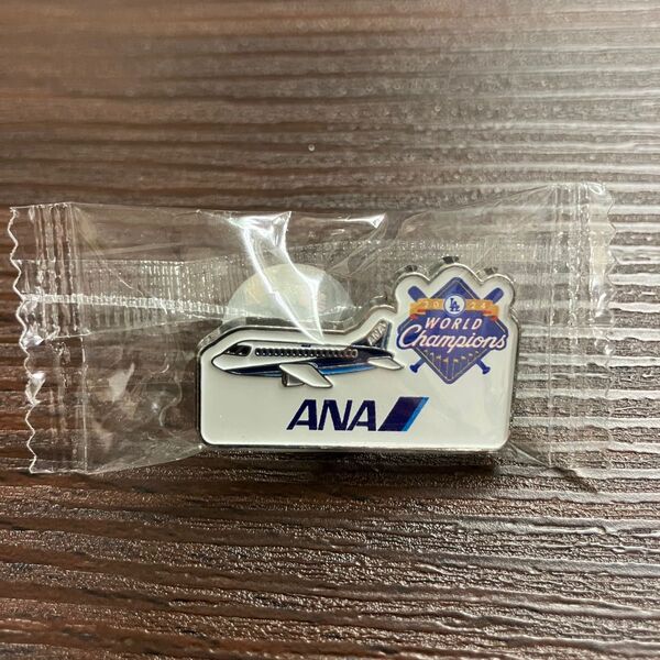 ANA×ロサンゼルス・ドジャース 2024ワールドチャンピオン記念ピンバッジ