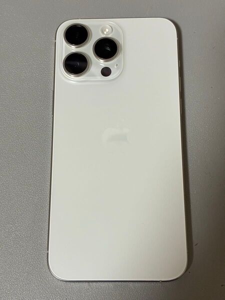 ほぼ新品 iPhone15 Pro Max 256GB ホワイトチタニウム SIMフリー