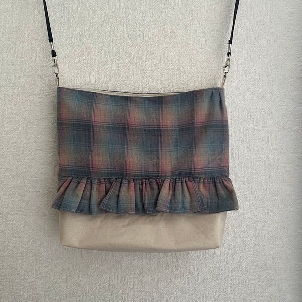 2【ハンドメイド】 ショルダーバッグ サコッシュ お散歩ポシェット 斜め掛けショルダー バッグ 手作り 韓国生地 韓国