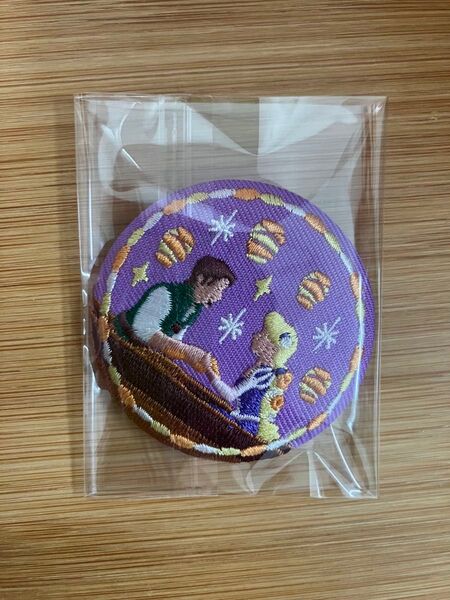Disney Characters 刺繍缶バッジビスケット 塔の上のラプンツェル
