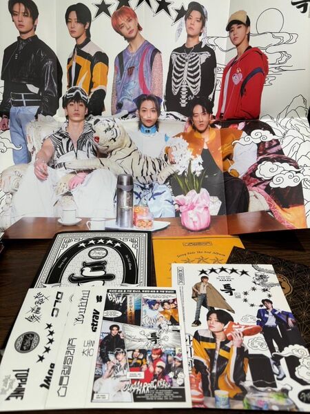 ②StrayKids 5star CDアルバム