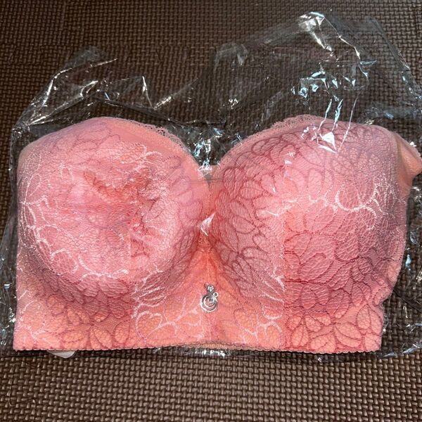 新品未使用 ピンクのレースブラジャー