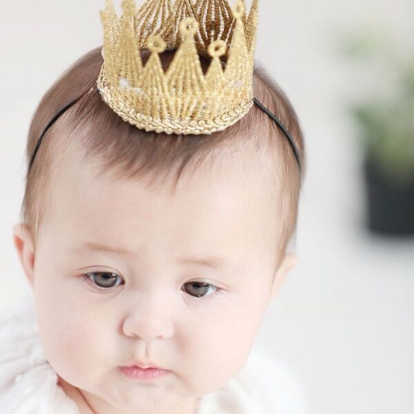 写真映え ベビークラウン 王冠 ハーフバースデー かわいい 誕生日 記念日 子供 あかちゃん 男女兼用【新品】
