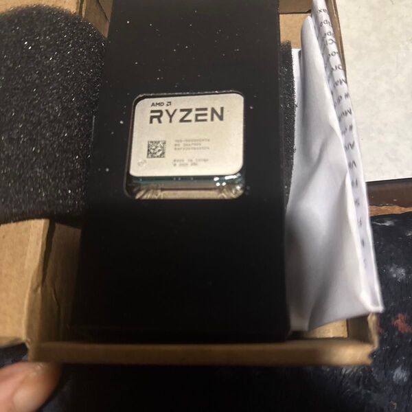 RYZEN5700X新品未開封、送料込み