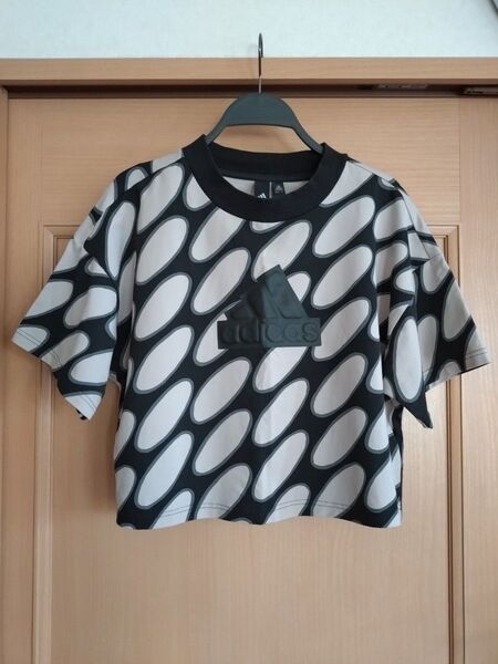 アディダス マリメッコ コラボショート丈Tシャツ