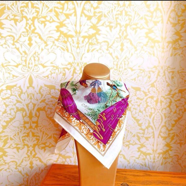 レアCELINE オウムx刺繍タッセルセリーヌ ヴィンテージ ハンカチ スカーフ