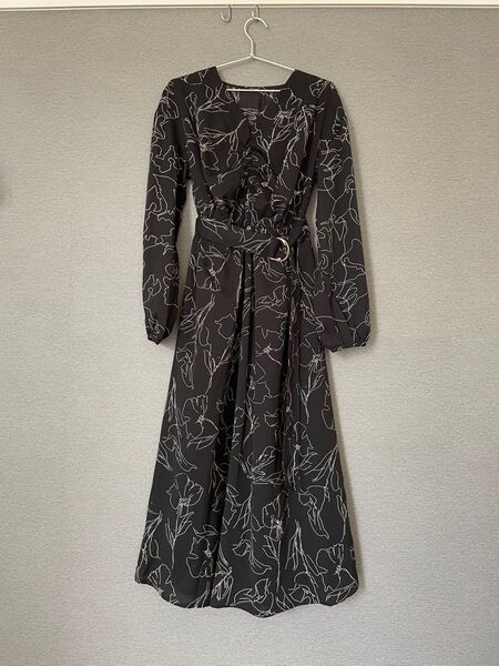 &. NOSTALGIA ベルト付き ロング ワンピース Mサイズ 長袖 総柄 Aライン 花柄