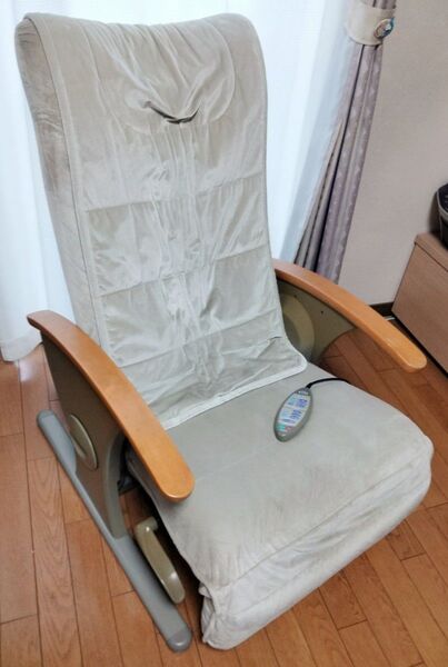 《美品・完動品》オムロン マッサージチェア☆OMRON VILLA HM-500☆背中 肩こり 首こり 腰痛【引き取り限定/大阪】