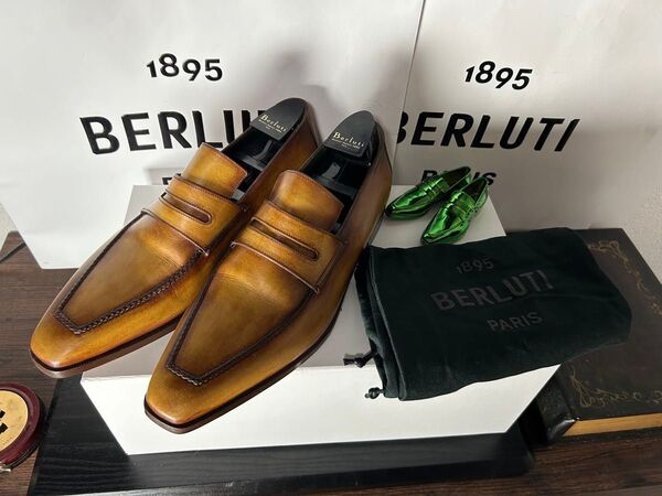 室外未使用 試着程度 定価35.3万円 付属品完備 Berluti アンディ ローファー ヴェネジアン レザー ブラウン 10