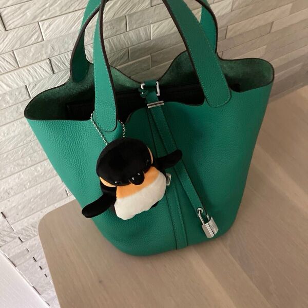 ピコタンロック風 M M グリーン系 新品未使用 インナーバッグ付き ペンギンチャーム付き レザーバッグ ハンドバッグ グリーン