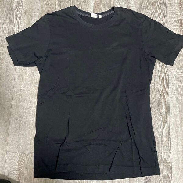 美品 UNIQLO ユニクロ ブラック Tシャツ M 半袖 半袖Tシャツ 無地 カットソー Tシャツ M