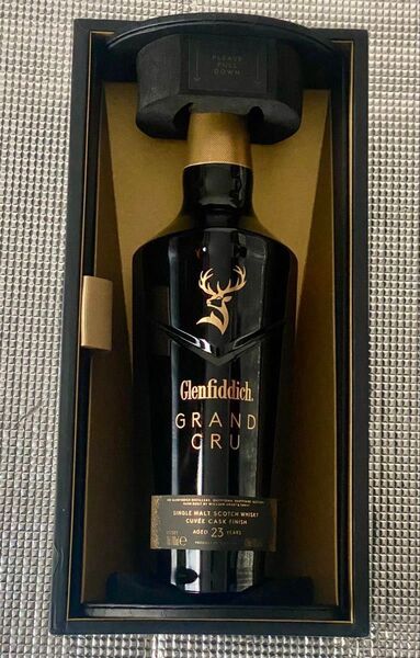Glenfiddich グレンフィディック グランクリュ23年 シングルモルト スコッチ ウイスキー 700mL